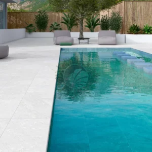 piscine et terrasse carrelage bali white